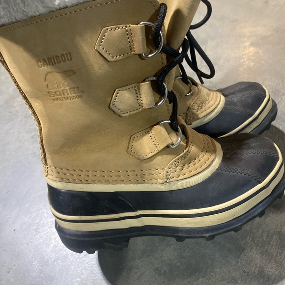 Sorel Caribou Tan and Black Winter Boots - Picture 1 of 5